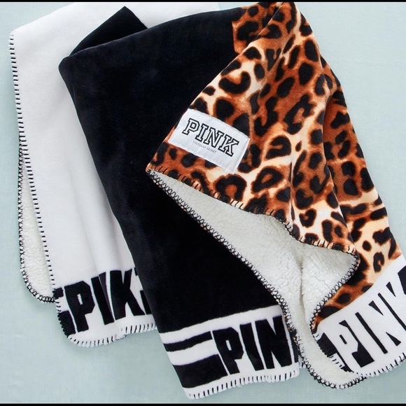 VS PINK Faux Fur Sherpa Blanket - Picture 2 of 7